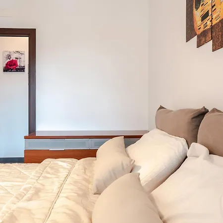 Beb Pulcino Nero Foiano Apartment